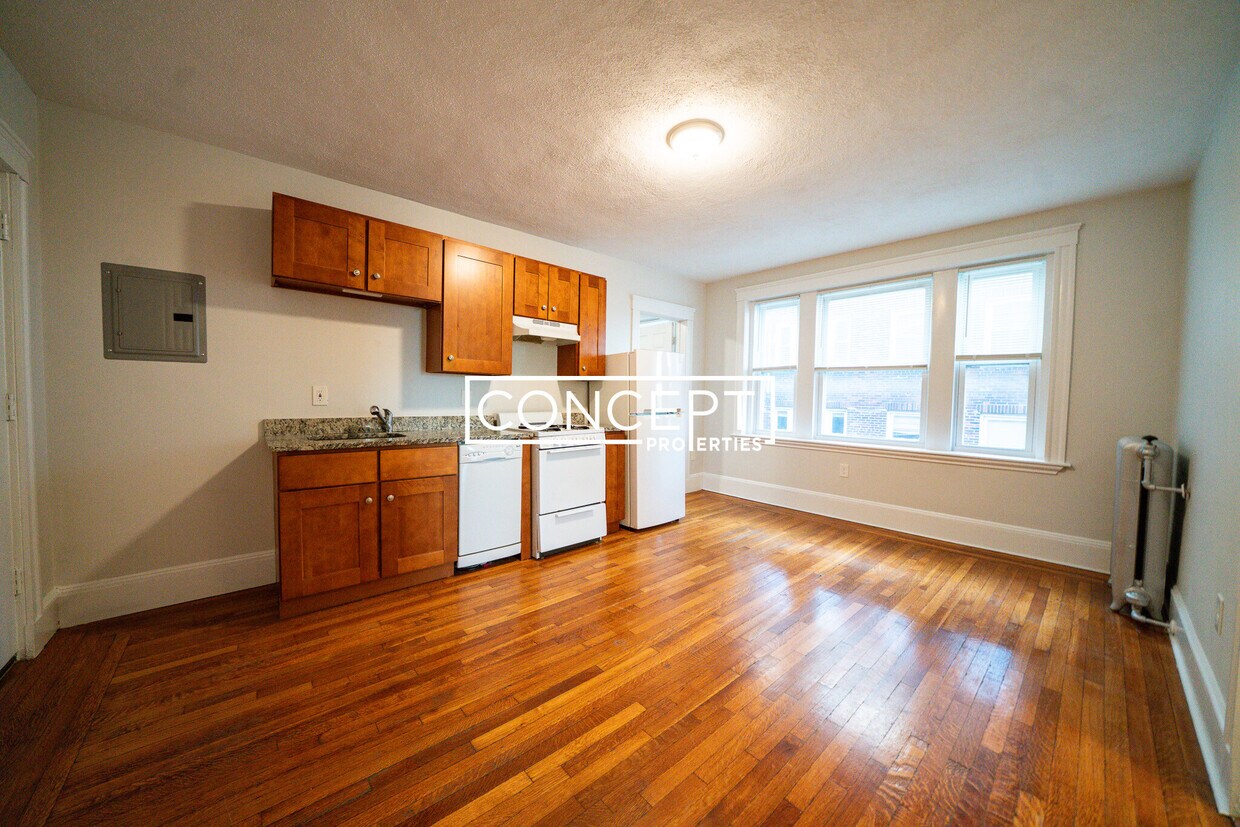 Foto principal - 1615 Commonwealth Ave