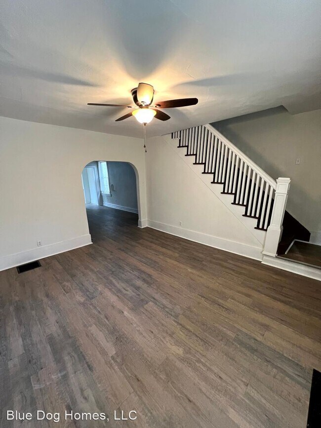 Building Photo - 3 br, 1 bath House - 205 Railroad Ave