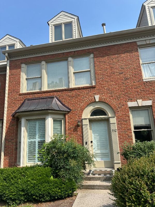 Primary Photo - 352 Ardsley Pl