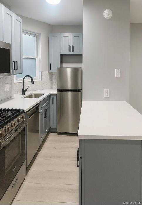 Foto del edificio - 452 E Park Ave