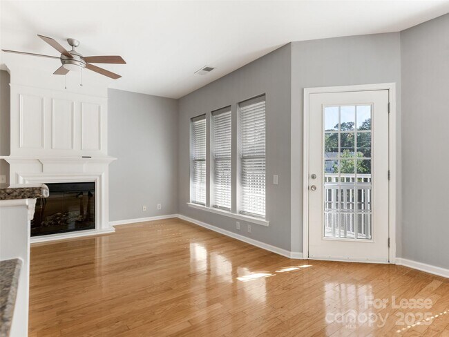 Foto del edificio - 3164 Margellina Drive