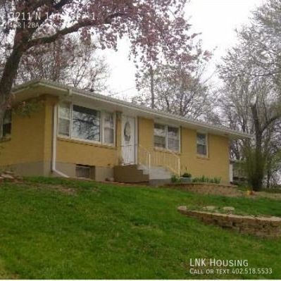 Quiet back yard! 4 bedroom, 2 bath. Over... - Quiet back yard!  4 bedroom, 2 bath.  Over...