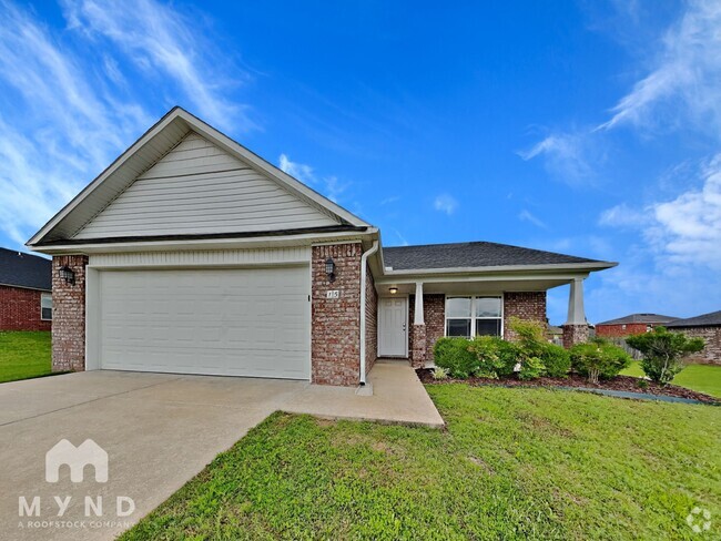 Building Photo - 15 Bristol Dr