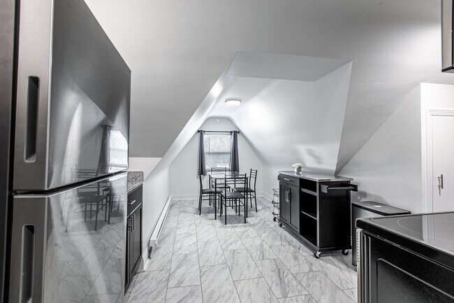 kitchen/dining area - 5126 75th St