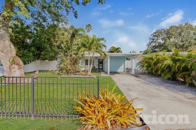 Building Photo - 2317 13th Ave SW