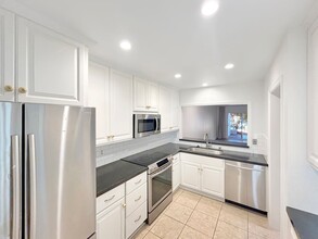 Building Photo - 3525 Lebon Dr