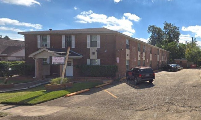 Foto del edificio - 7742 Park Pl Blvd