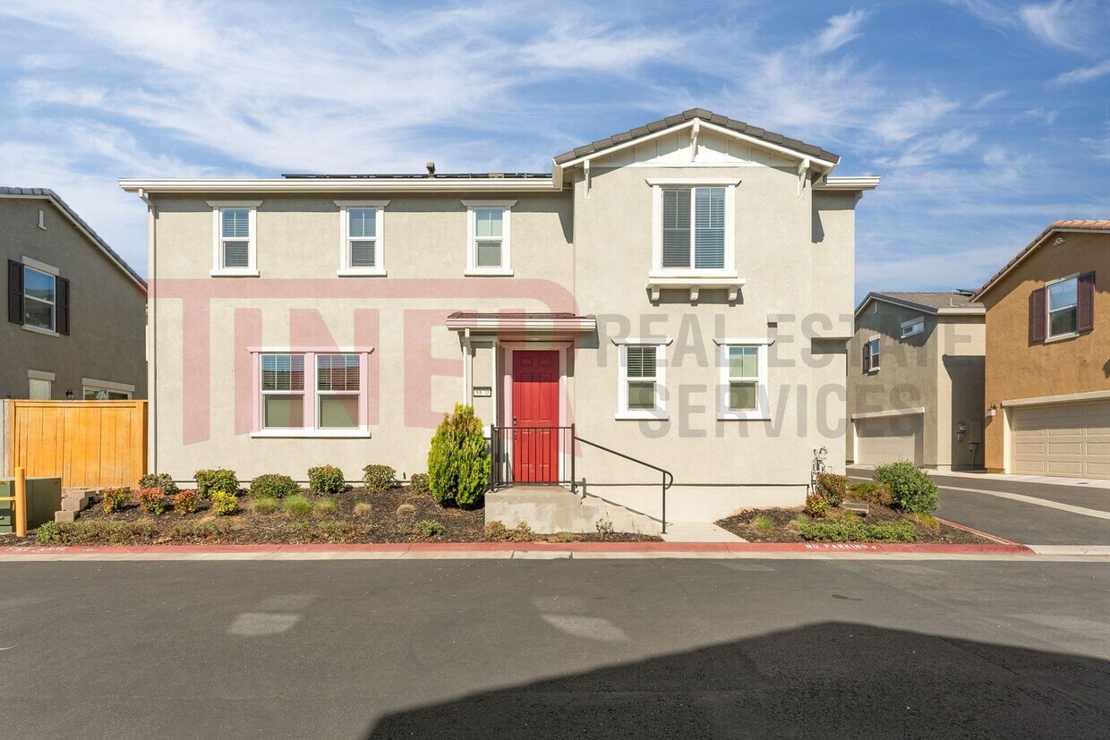Primary Photo - Newer Build in Elk Grove Featuring 3 Bedro...
