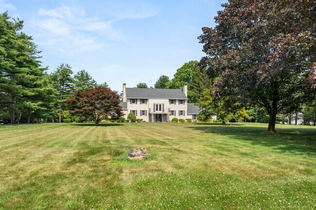 Foto del edificio - 66 Middle Ridge Rd