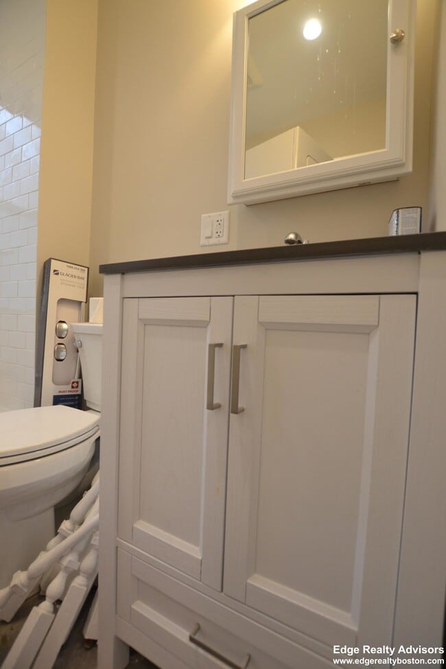 Building Photo - 68 Foster St