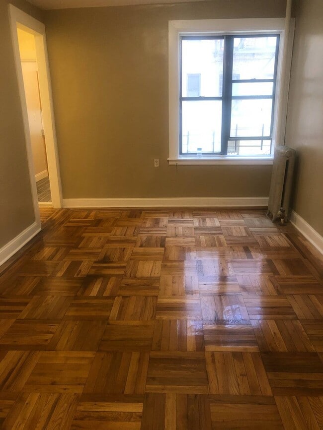 Foto del edificio - 3307 Hull Ave