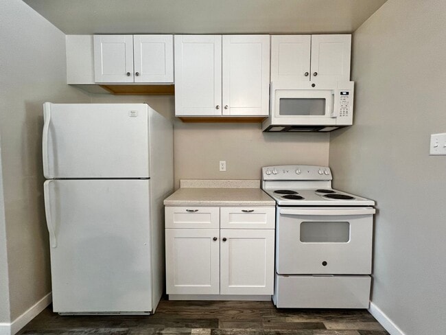Foto del edificio - Newly Remodeled 2 Bed, 1 Bath Upper Unit in Greeley!