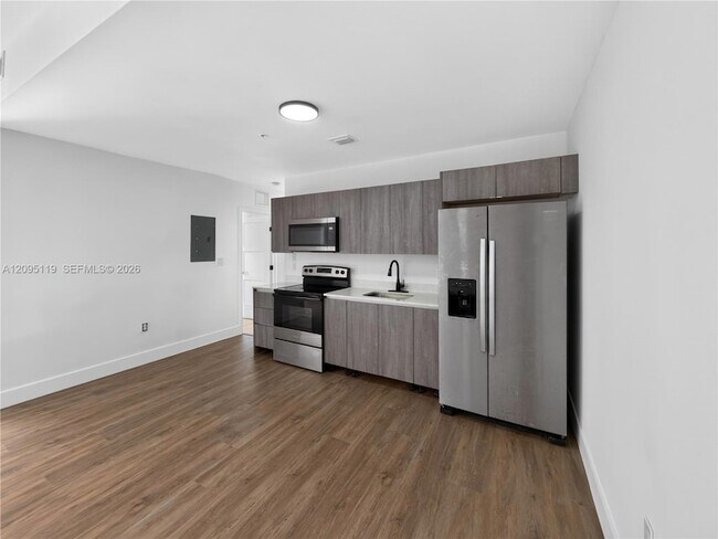 Foto del edificio - 1021 NW 1st St