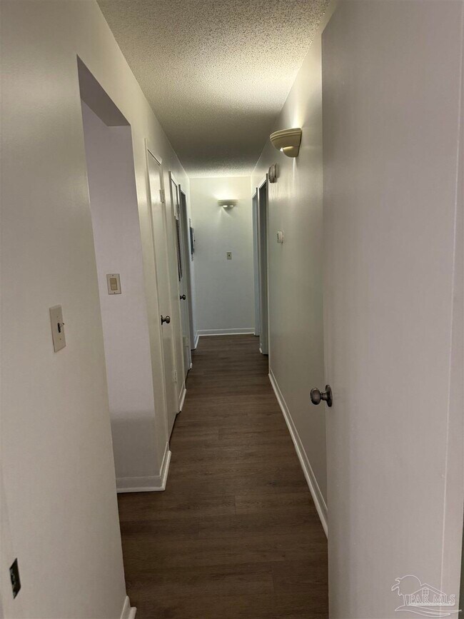 Foto del edificio - 8370 Carl Dean St