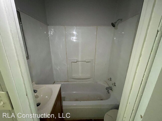 Building Photo - 2 br, 1 bath House - 1517 W 16th ST