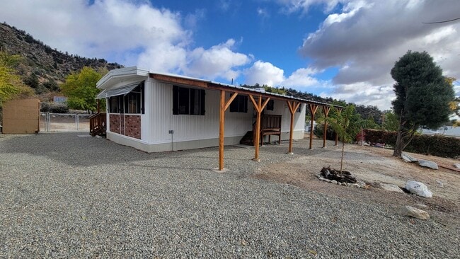 Building Photo - 912 Woodrow Way