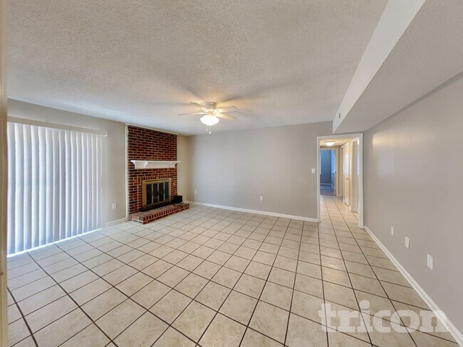 Foto del edificio - 7400 Palmetto Ct