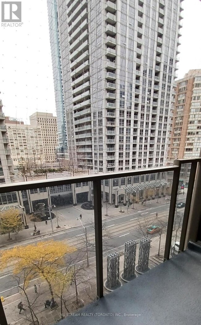 Photo du bâtiment - 750 Bay St.