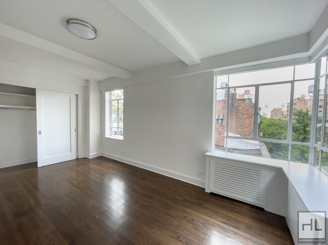 Building Photo - FIFTH AVENUE