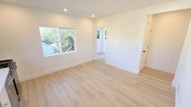 Building Photo - 1733 Magazine St