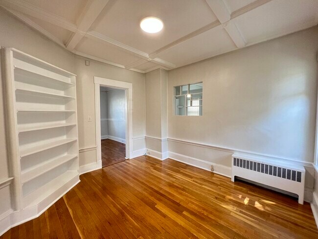 Building Photo - 36 Birch St