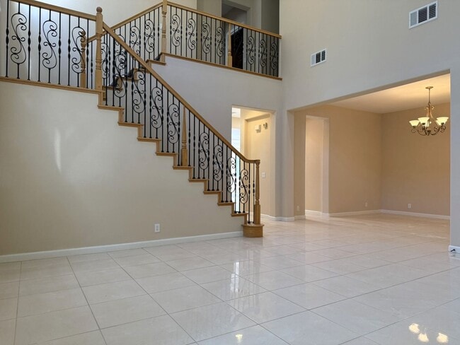 Foto del edificio - Available NOW and a Must SEE!