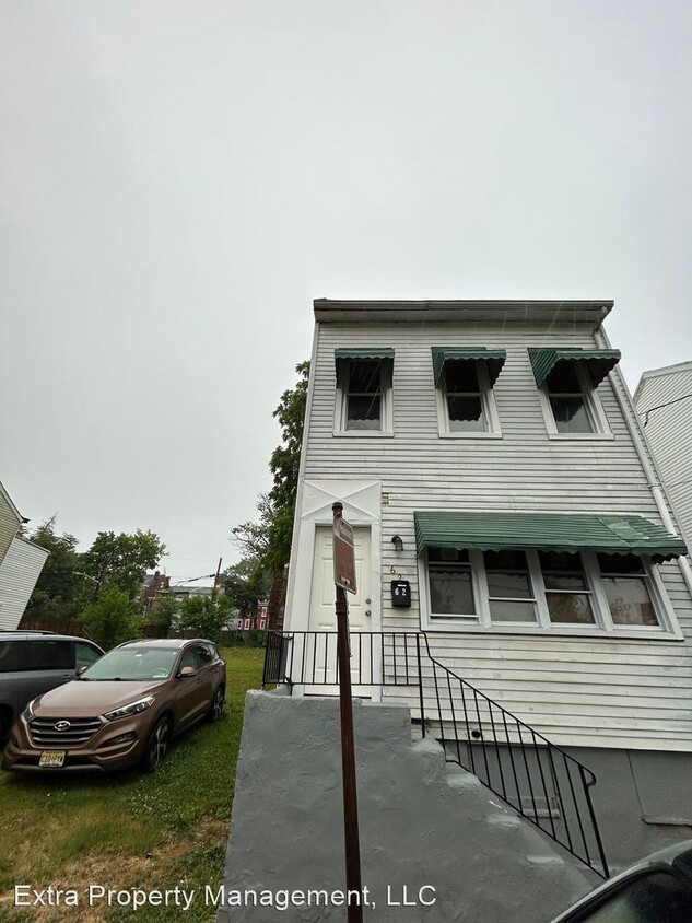 Primary Photo - 4 br, 1 bath House - 62 Passaic St