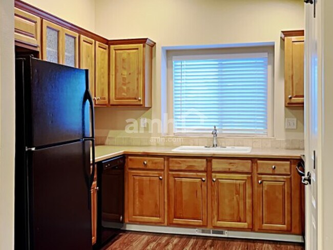 Building Photo - 9667 W Silverspring St