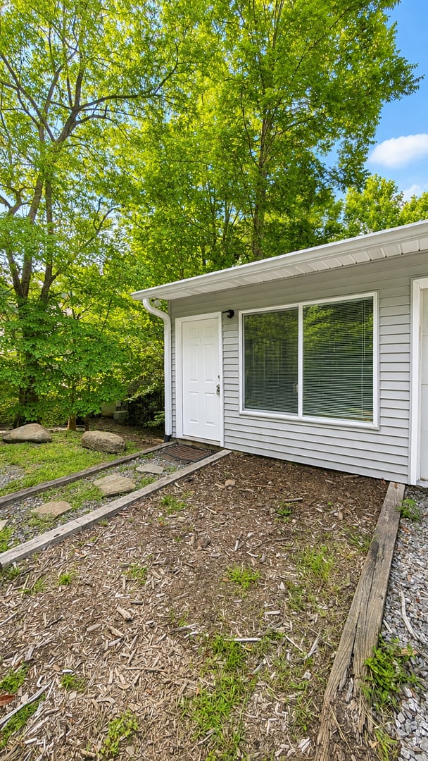 Building Photo - Black Mountain Garage Apartment- One occupant only!
