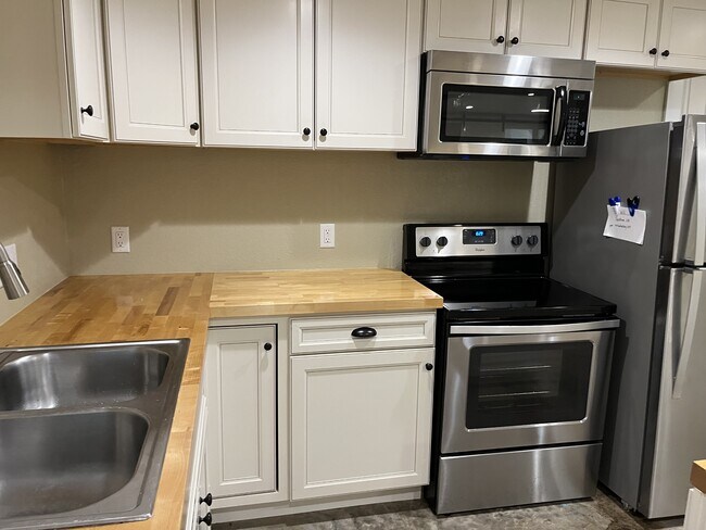 Foto del edificio - 1548 Bear Creek Rd