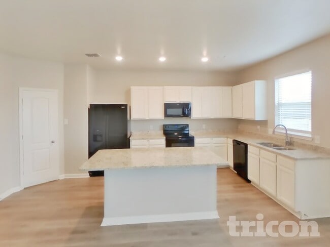 Building Photo - 1335 Coltview Pl