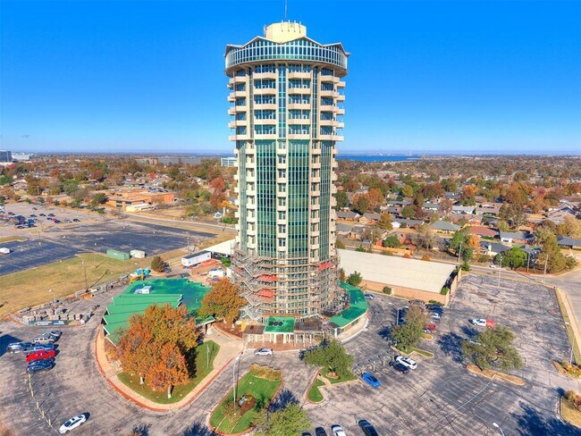 Foto del edificio - 5900 Mosteller Dr