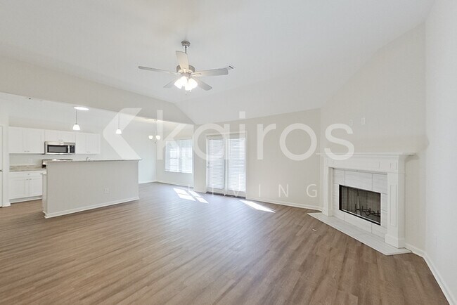 Foto del edificio - 251 Magnolia Dr