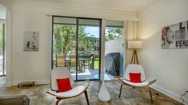 Foto del edificio - 13 Lighthouse Ln