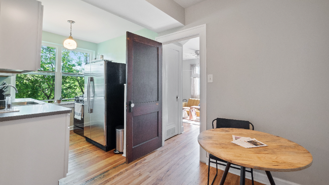 Foto del edificio - 17130 Birchcrest Dr