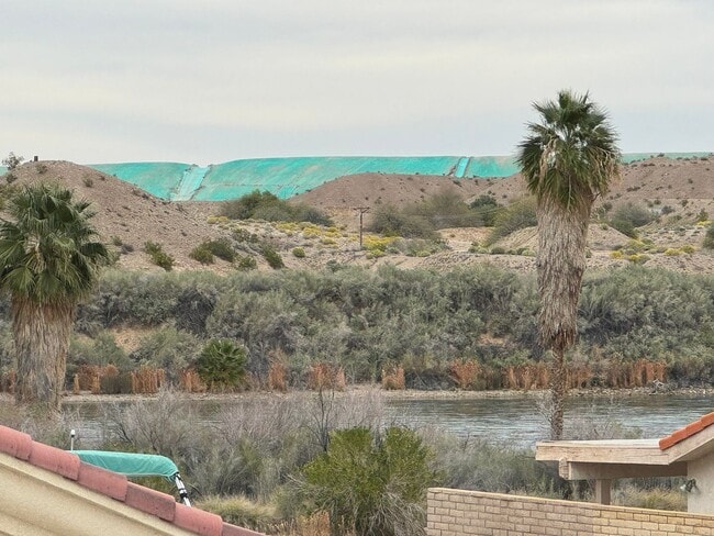 Foto del edificio - 3Br 3Ba House with Pool Across- RIVERFRONT with Balcony Observation Deck