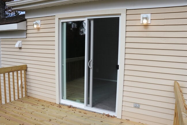 Building Photo - Downtown Roscommon / GORGEOUS Remodeled Ranch