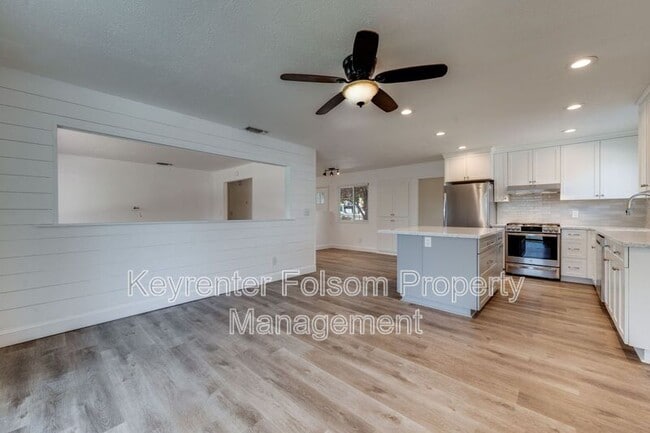 Building Photo - 5800 Deary Way