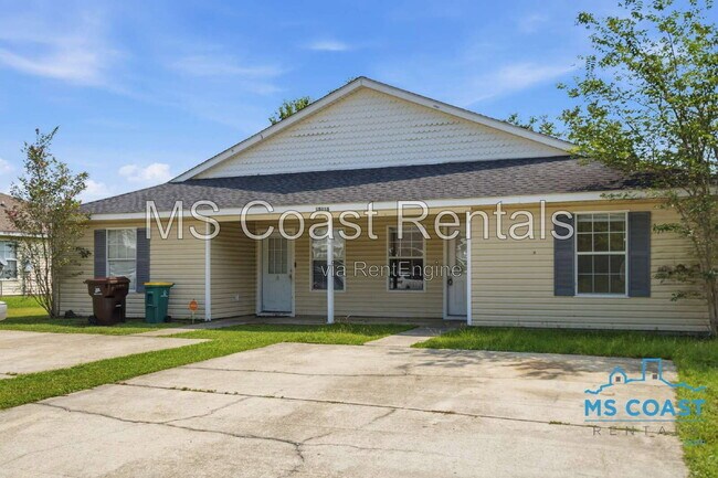 Building Photo - 15116 Deer Creek Dr