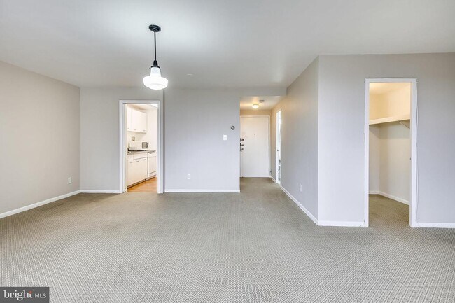 Foto del edificio - 4600 Duke St