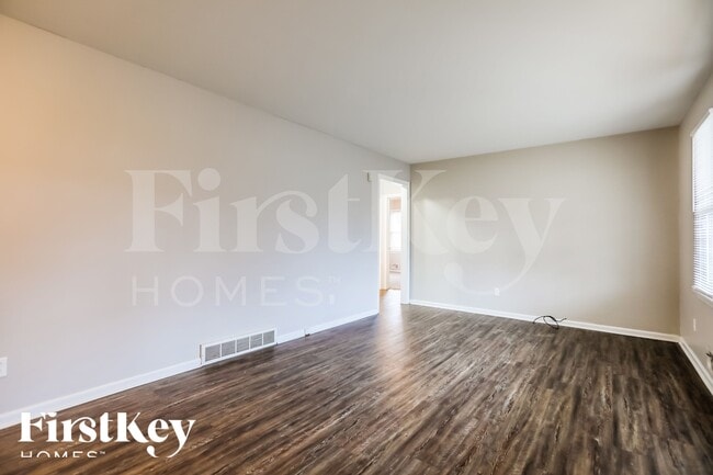 Building Photo - 10508 East 33rd Terrace S