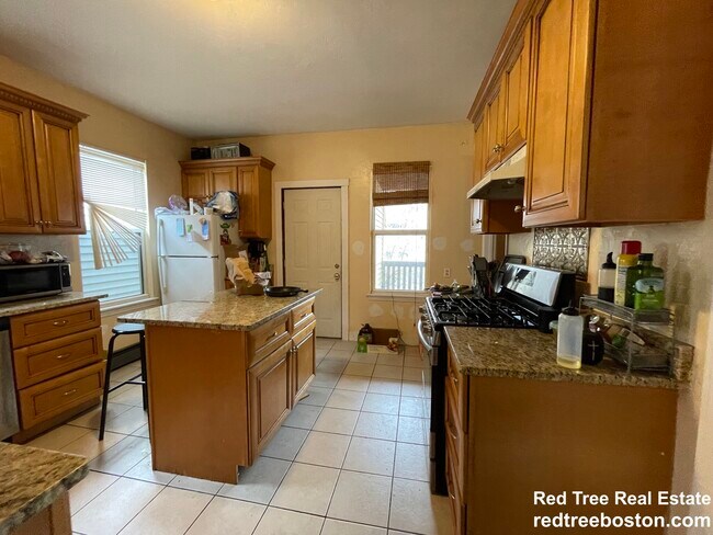 Building Photo - 6 Eldora St