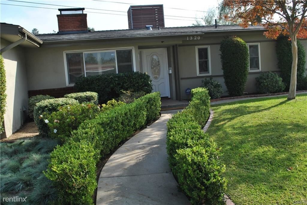 Foto principal - 4 br, 2 bath House - 1320 Riviera Dr