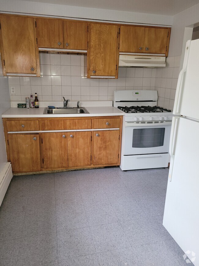 Apartments For Rent in Linden, NJ with Yard 6 Rentals