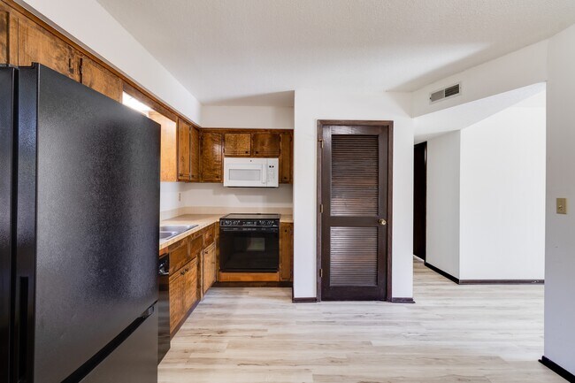 Foto del edificio - 1204 E 27th St