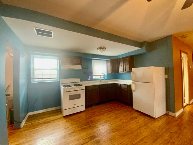 Foto del edificio - 4351 N Western Ave