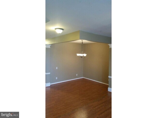 Building Photo - 140 Creekmont Ct