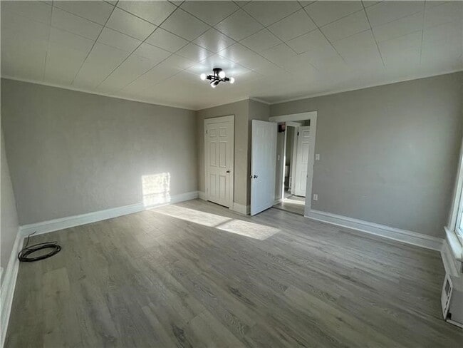 Foto del edificio - 405 Sumner Ave