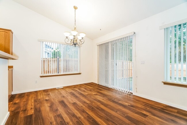 Building Photo - Beautiful, spacious home in Silverado neighborhood. MOVE-IN SPECIAL!!