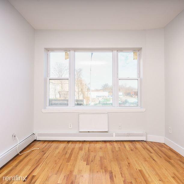 Building Photo - 802 Evergreen Ave